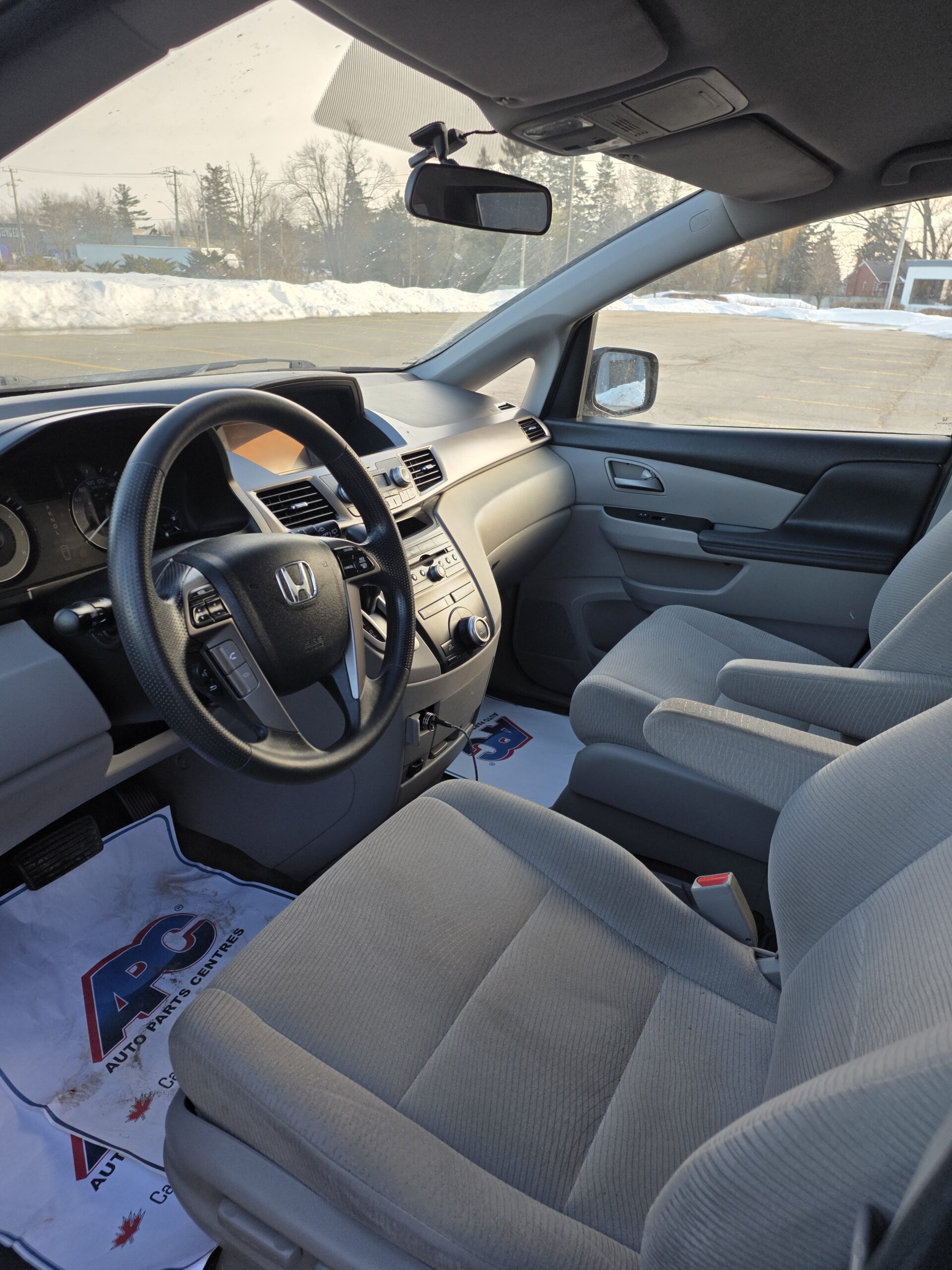 
								Honda Odyssey LX 2013 full									