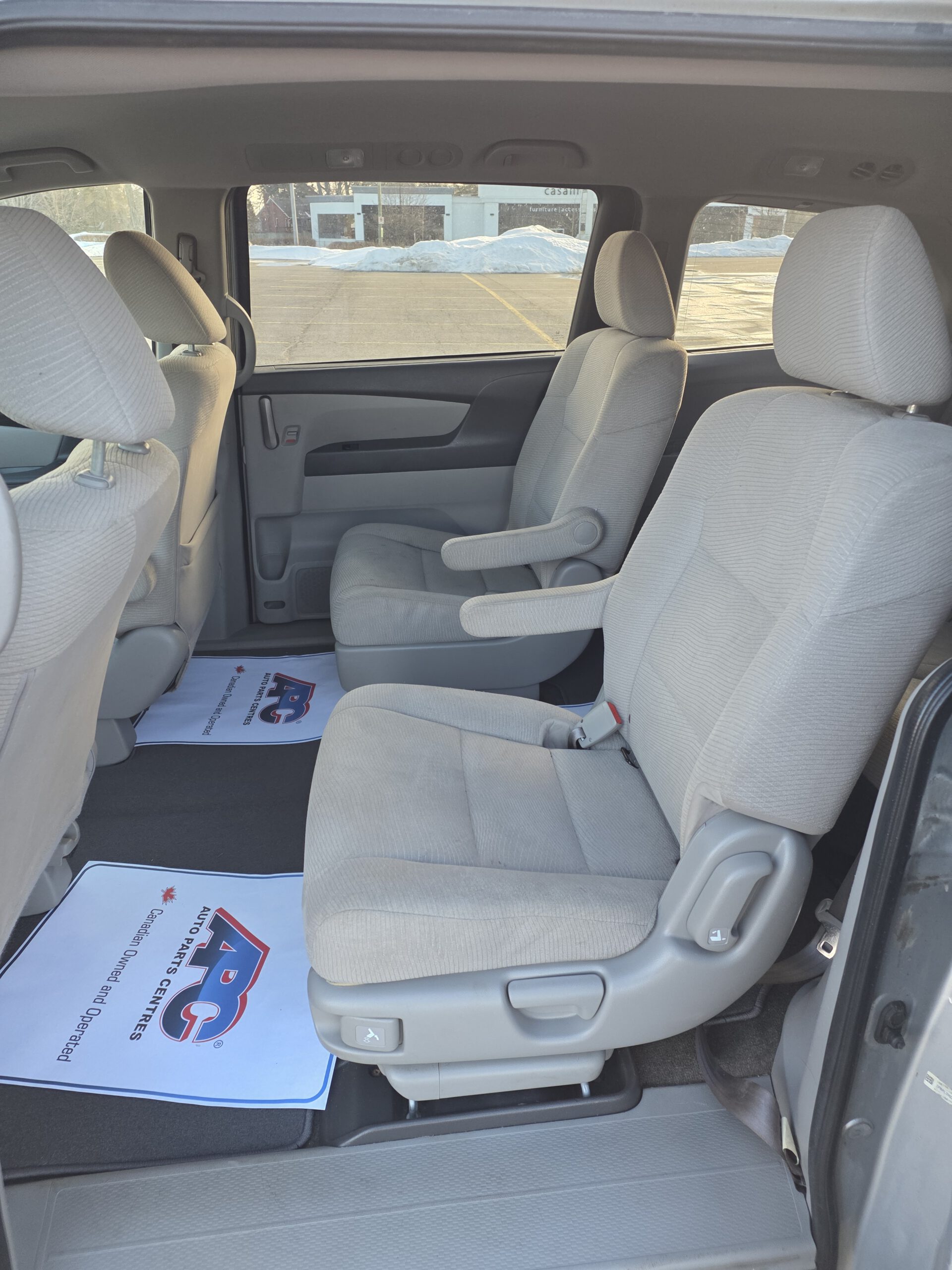 
								Honda Odyssey LX 2013 full									
