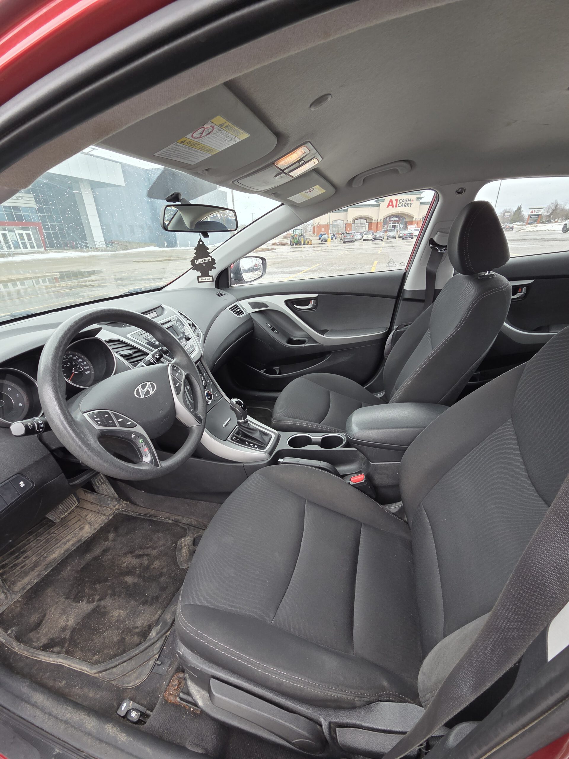 
								Hyundai Elantra 2015 full									