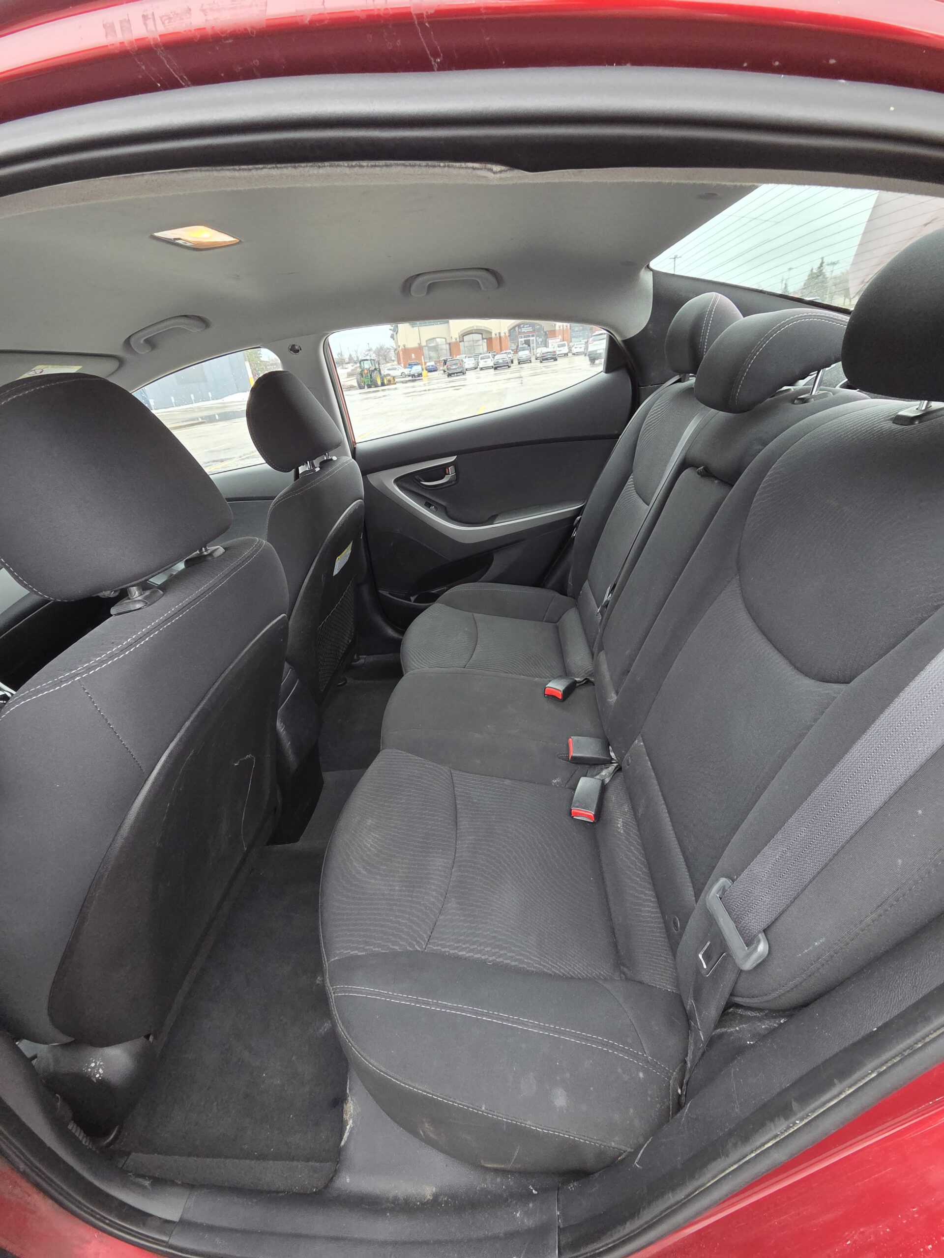 
								Hyundai Elantra 2015 full									