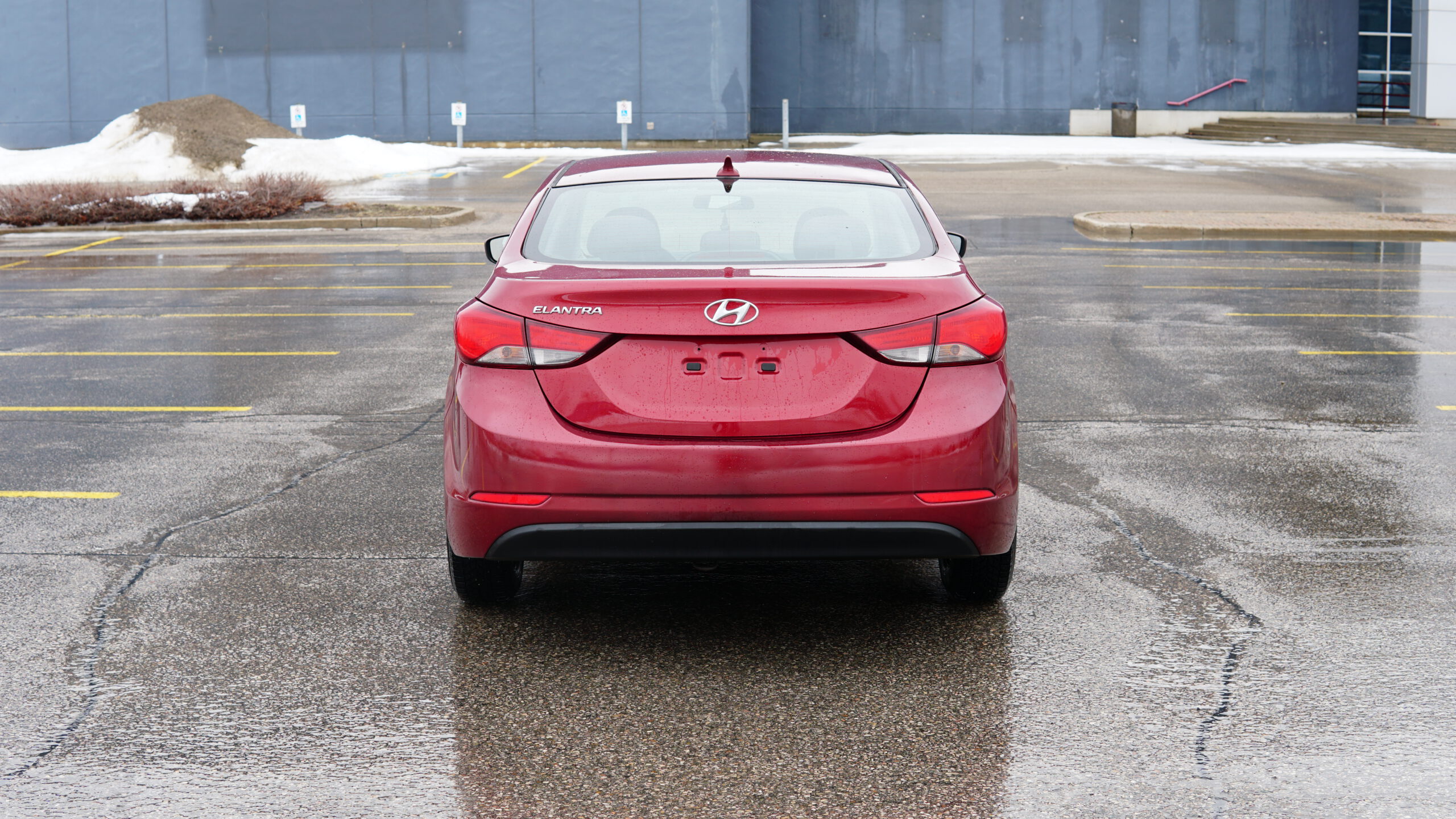 
								Hyundai Elantra 2015 full									
