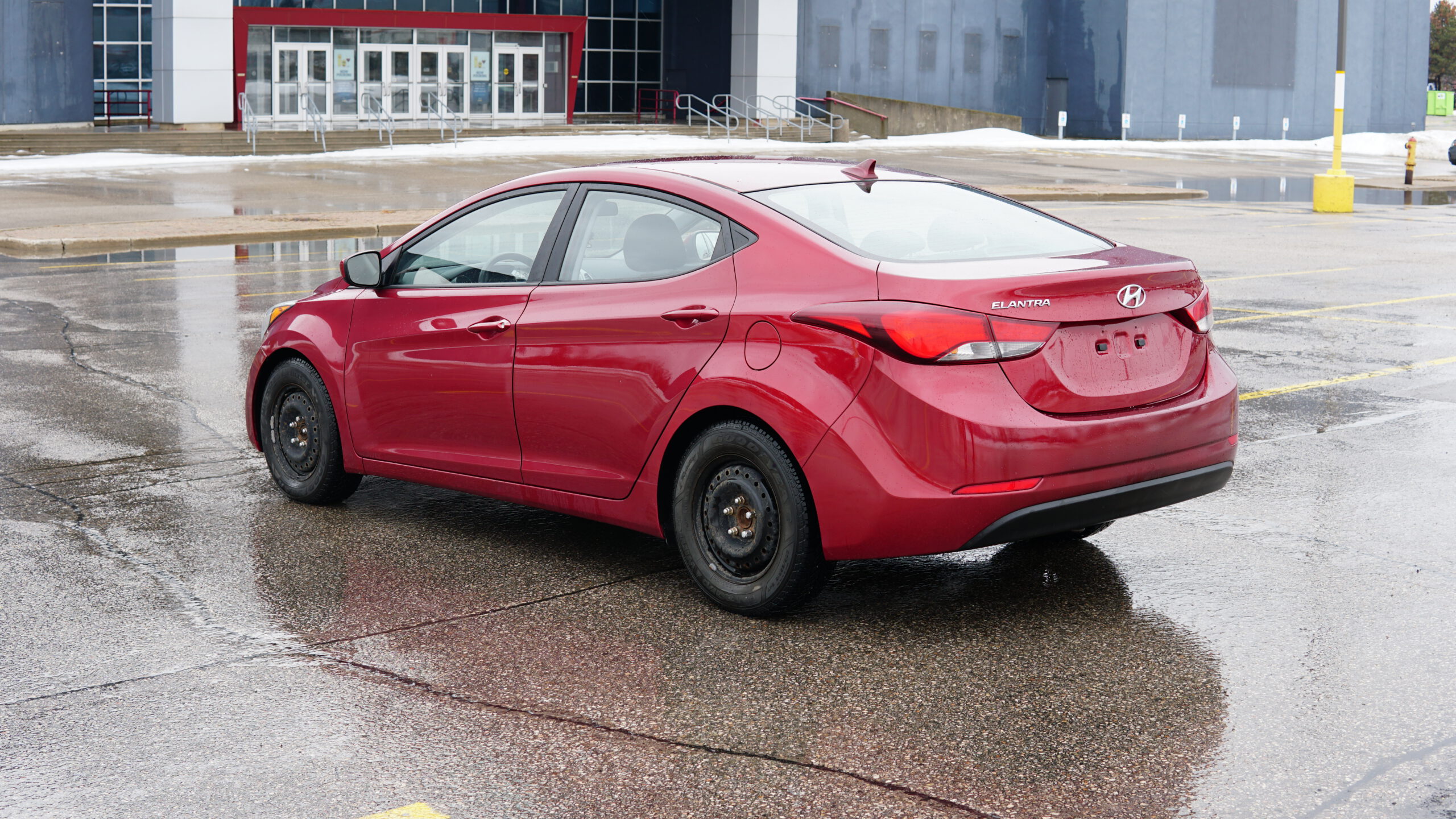 
								Hyundai Elantra 2015 full									