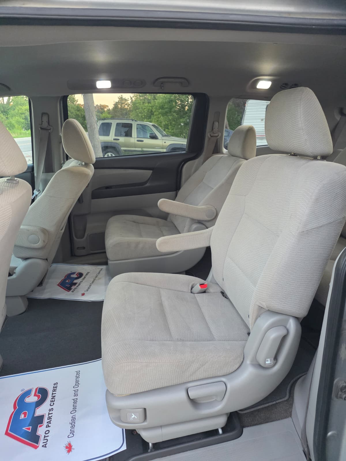 
								Honda Odyssey LX 2013 full									